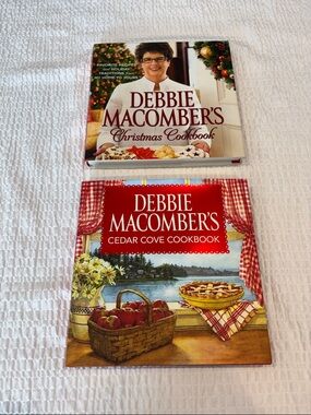 Debbie Macomber Cookbook Set - Christmas & Cedar Cove)